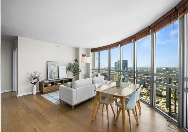 Photo 3 of Condo for sale at 125 S Jefferson St #3002, Chicago, IL 60661 | MLS# 12763856 | Listing updated on 2026-09-24