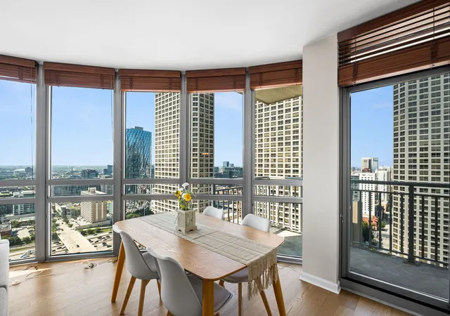 Photo 3 of Condo for sale at 125 S Jefferson St #3002, Chicago, IL 60661 | MLS# 12763856 | Listing updated on 2026-09-24