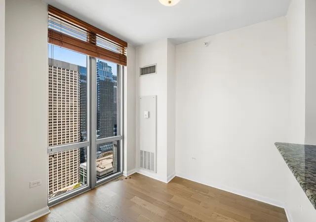 Photo 4 of Condo for sale at 125 S Jefferson St #3002, Chicago, IL 60661 | MLS# 12763856 | Listing updated on 2026-09-24