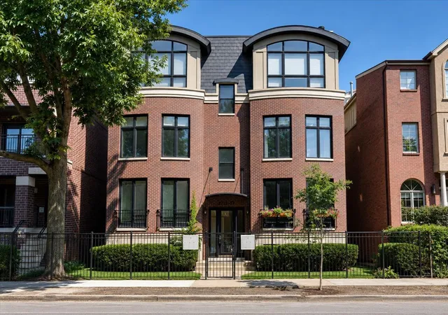 Photo 1 of Condo for sale at 2717 N Southport Ave #1N, Chicago, IL 60614 | MLS# 12763858 | Listing updated on 2026-09-24