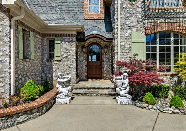Photo 3 of Single family home for sale at 331 Ivy Arbor Cir, Rock Hill, SC 29732 | MLS# 12763866 | Listing updated on 2026-09-19