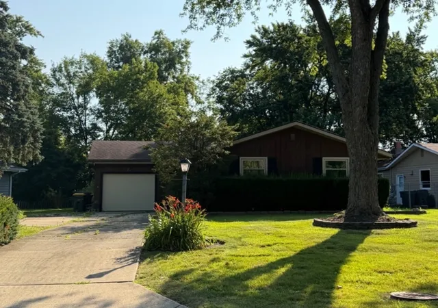 Single family home for sale at 381 N Silverleaf Blvd, Carol Stream, IL 60188 | MLS# 12763884