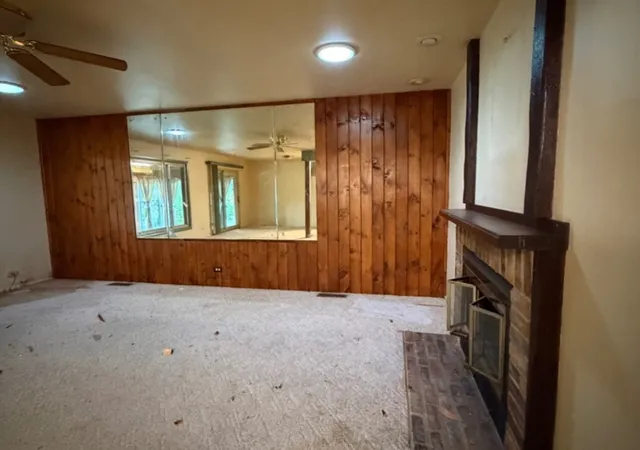 Photo 4 of Single family home for sale at 381 N Silverleaf Blvd, Carol Stream, IL 60188 | MLS# 12763884 | Listing updated on 2026-09-24