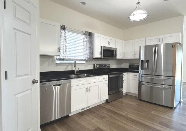 Photo 3 of Townhouse for sale at 997 Regent Dr, Matteson, IL 60443 | MLS# 12763885 | Listing updated on 2026-10-22
