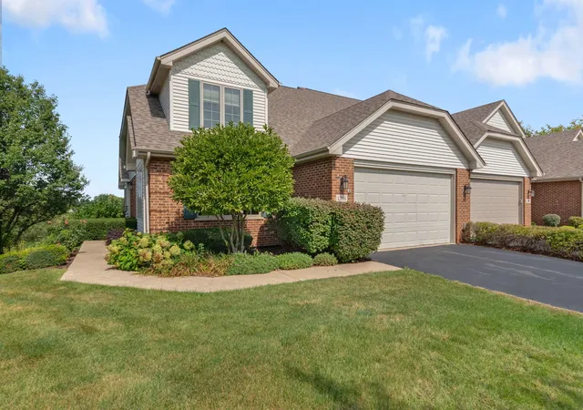 Photo 2 of Townhouse for sale at 12198 Oxford Ct, Lemont, IL 60439 | MLS# 12763891 | Listing updated on 2026-10-02