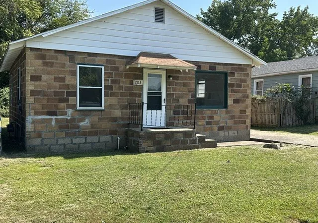 Photo 1 of Sale Pending at 703 N Allyn St, Carbondale, IL 62901 | MLS# 12763902 | Listing updated on 2026-09-22