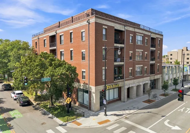 Photo 1 of Condo for sale at 5300 N Lincoln Ave #5C, Chicago, IL 60625 | MLS# 12763923 | Listing updated on 2026-09-26