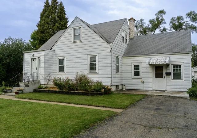 Single family home for sale at 1686 Lunt Ave, Des Plaines, IL 60018 | MLS# 12763947