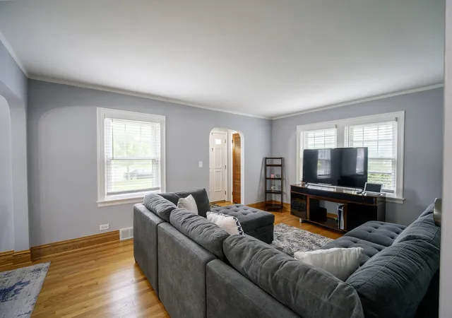 Photo 4 of Single family home for sale at 1686 Lunt Ave, Des Plaines, IL 60018 | MLS# 12763947 | Listing updated on 2026-10-03