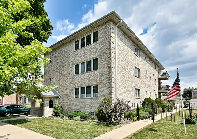 Photo 3 of Condo for sale at 2511 N 74th Avenue #3, Elmwood Park, IL 60707 | MLS# 12763950 | Listing updated on 2026-09-30