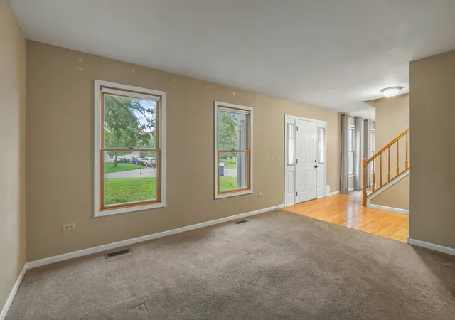 Photo 4 of Single family home for sale at 5481 Parkside Ct, Gurnee, IL 60031 | MLS# 12763969 | Listing updated on 2026-10-07