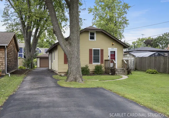 Photo 2 of Single family home for sale at 28w634 Malvin Albright St, Warrenville, IL 60555 | MLS# 12763980 | Listing updated on 2026-09-25