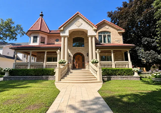Photo 2 of Mansion for sale at 936 Hammerschmidt Ave, Lombard, IL 60148 | MLS# 12763981 | Listing updated on 2026-09-25