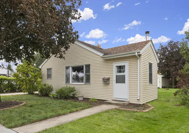 Photo 1 of Single family home for sale at 17216 67th Court, Tinley Park, IL 60477 | MLS# 12764002 | Listing updated on 2026-10-04