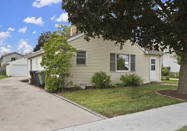 Photo 2 of Single family home for sale at 17216 67th Court, Tinley Park, IL 60477 | MLS# 12764002 | Listing updated on 2026-10-04