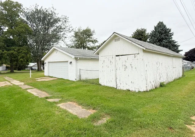 Photo 2 of Single family home for sale at 217 S Walnut St, Shannon, IL 61078 | MLS# 12764008 | Listing updated on 2026-09-19