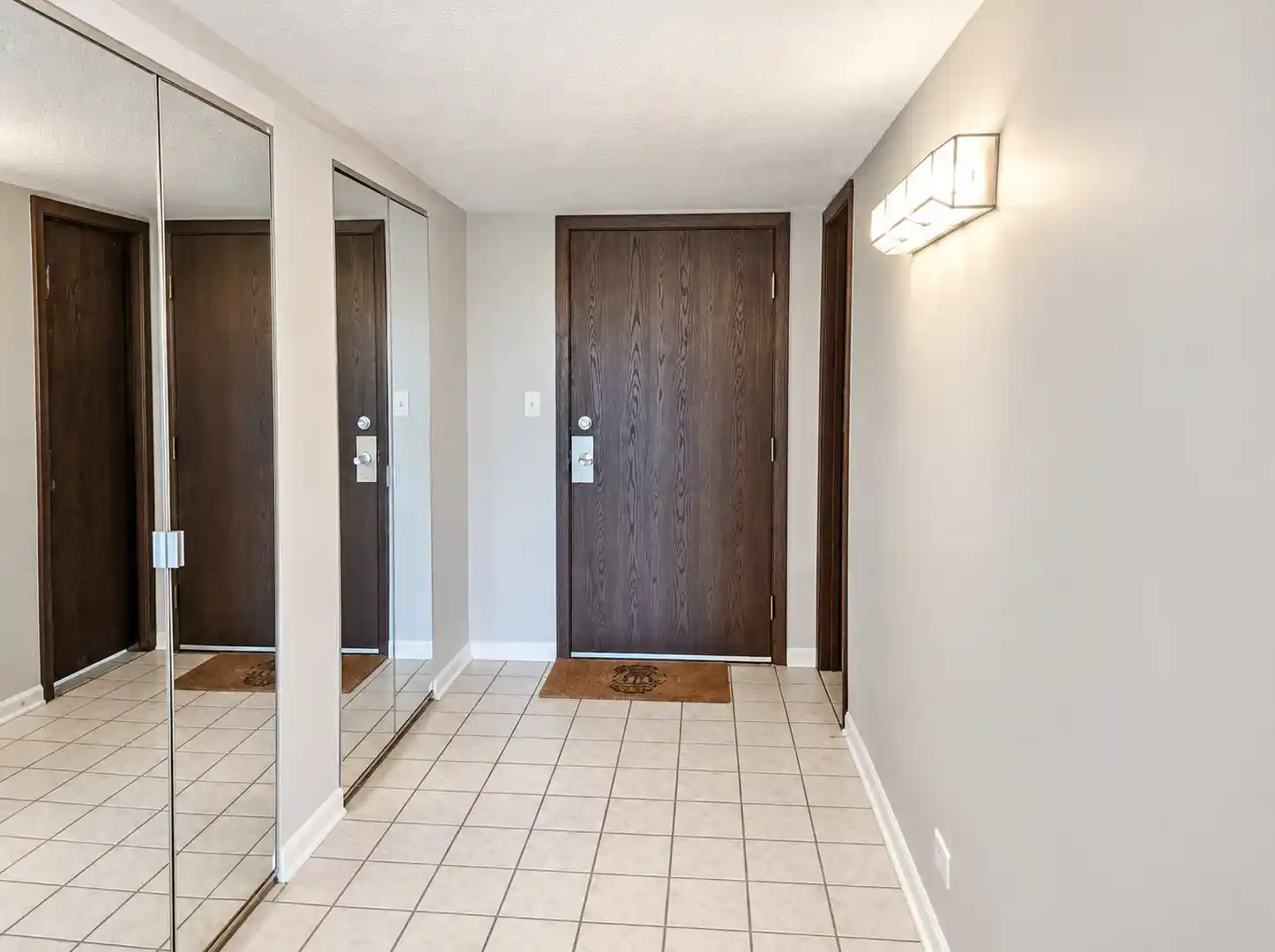 Listing Photo 2 - Condo for sale in 350 Plum Creek Dr located at 350 Plum Creek Dr, Wheeling, IL 60090 - Unit #305