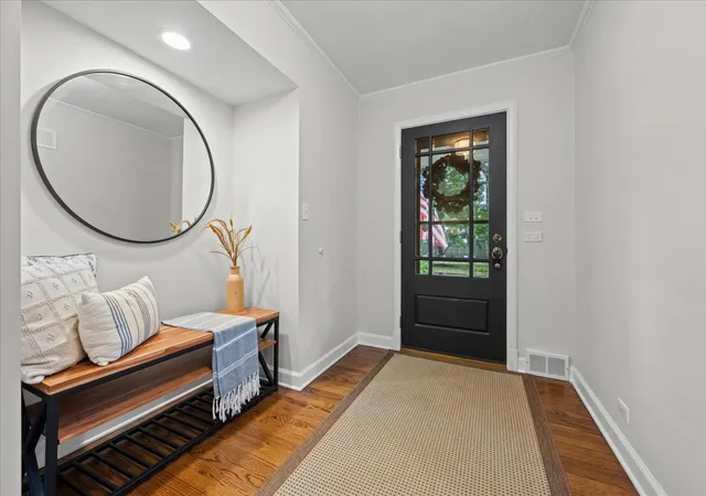 Photo 3 of Single family home for sale at 975 Inverlieth Ter, Lake Forest, IL 60045 | MLS# 12764017 | Listing updated on 2026-09-29