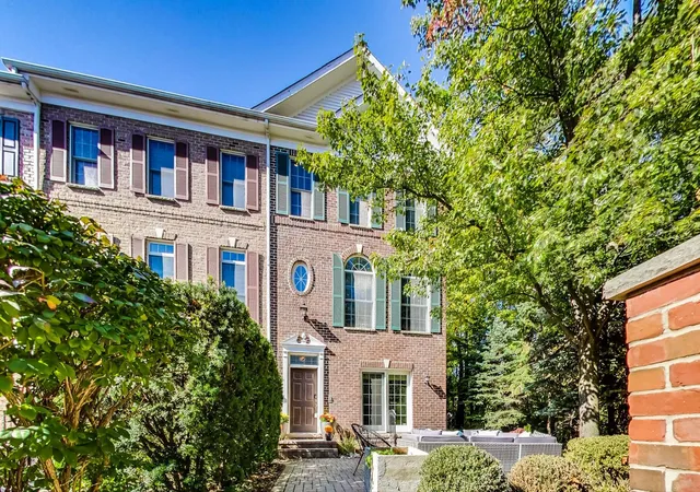 Photo 1 of Townhouse for sale at 237 Box Car Ave, Naperville, IL 60540 | MLS# 12764019 | Listing updated on 2026-09-24