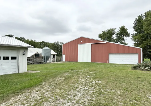 Photo 3 of Single family home for sale at 1698 E 1400 North Rd, Watseka, IL 60970 | MLS# 12764021 | Listing updated on 2026-09-24
