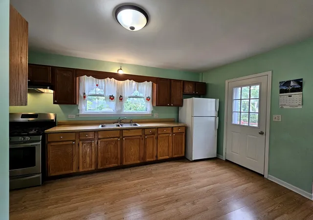 Photo 4 of Single family home for sale at 612 Page Ave, Elgin, IL 60120 | MLS# 12764038 | Listing updated on 2026-09-19
