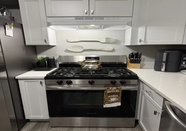 Listing Photo 5 - Condo for sale in building located at 1060 N Mill St, Naperville, IL 60563 - Unit #211