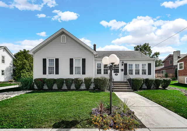 Photo 1 of Single family home for sale at 624 S Hamilton St, Lockport, IL 60441 | MLS# 12764056 | Listing updated on 2026-09-21