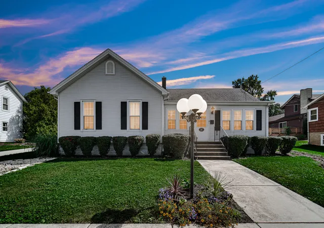 Photo 2 of Single family home for sale at 624 S Hamilton St, Lockport, IL 60441 | MLS# 12764056 | Listing updated on 2026-09-21