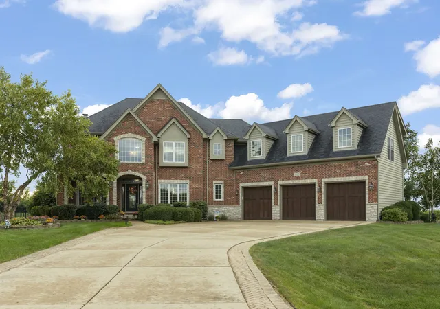 Photo 2 of Single family home for sale at 5085 Half Round Rd, Oswego, IL 60543 | MLS# 12764065 | Listing updated on 2026-09-19