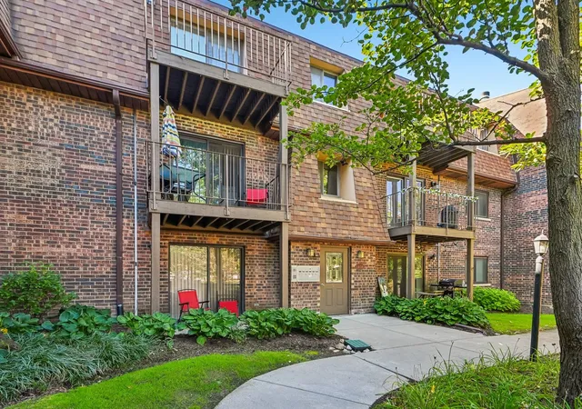 Condo for sale at 1406 S Fairfield Ave #49B, Lombard, IL 60148 | MLS# 12764071