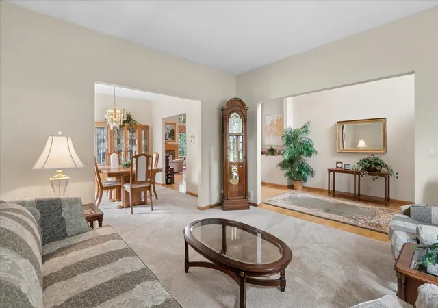 Photo 3 of Single family home for sale at 20 Bridlepath Dr, Lindenhurst, IL 60046 | MLS# 12764072 | Listing updated on 2026-09-24