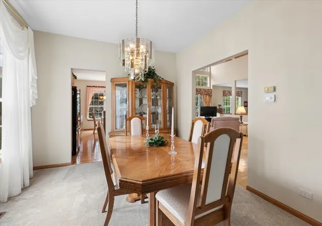 Photo 4 of Single family home for sale at 20 Bridlepath Dr, Lindenhurst, IL 60046 | MLS# 12764072 | Listing updated on 2026-09-24