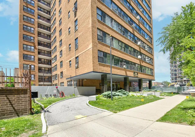 Condo for sale at 6118 N Sheridan Rd #106, Chicago, IL 60660 | MLS# 12764078