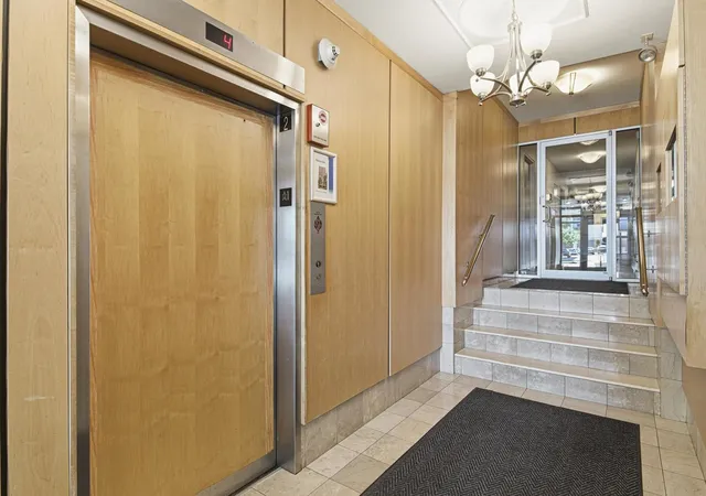 Photo 3 of Condo for sale at 6118 N Sheridan Rd #106, Chicago, IL 60660 | MLS# 12764078 | Listing updated on 2026-09-24