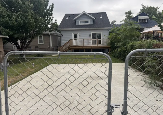 Photo 4 of Single family home for sale at 2122 119th Place, Blue Island, IL 60406 | MLS# 12764081 | Listing updated on 2026-09-24