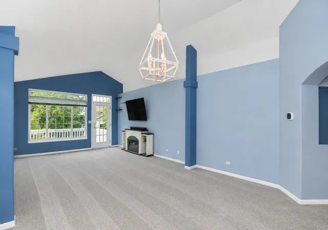 Listing Photo 5 - Condo for sale in building located at 31802 Mccormick Ln, Warrenville, IL 60555 - Unit #31802