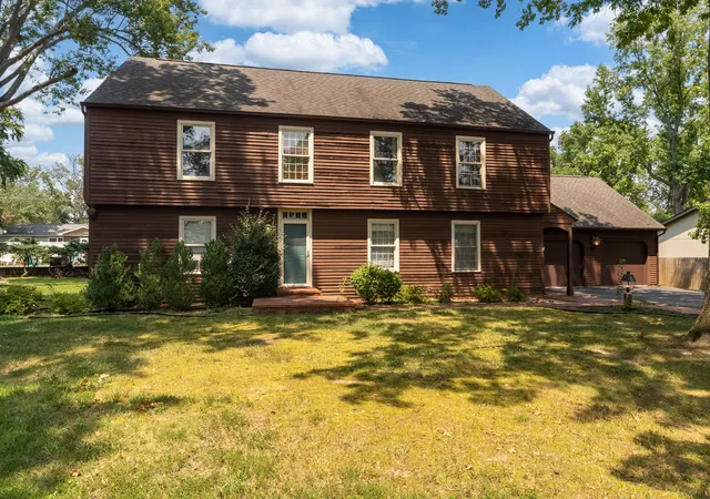 Photo 2 of Single family home for sale at 1804 Julianne Dr, Marion, IL 62959 | MLS# 12764085 | Listing updated on 2026-09-24