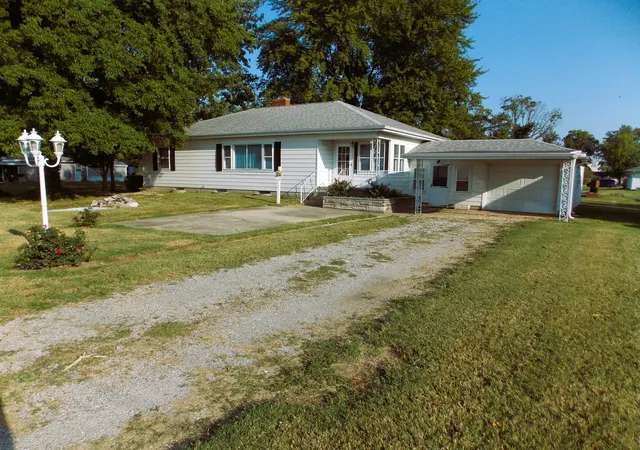 Photo 1 of Single family home for sale at 210 E 4th Street, Hoffman, IL 62250 | MLS# 12764091 | Listing updated on 2026-09-28