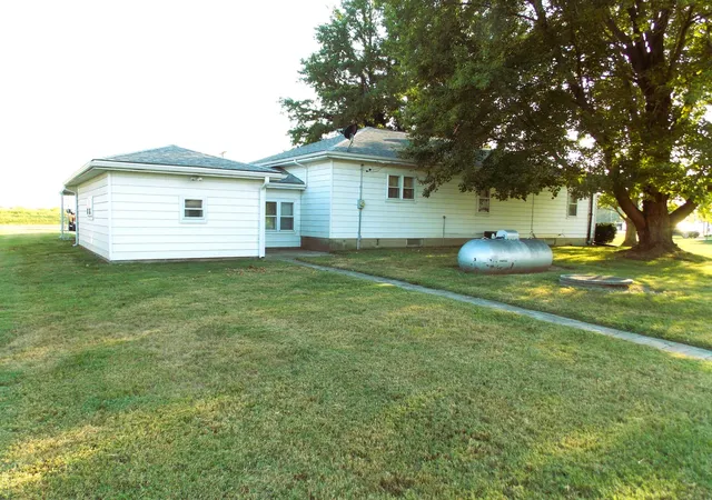 Photo 3 of Single family home for sale at 210 E 4th Street, Hoffman, IL 62250 | MLS# 12764091 | Listing updated on 2026-09-28