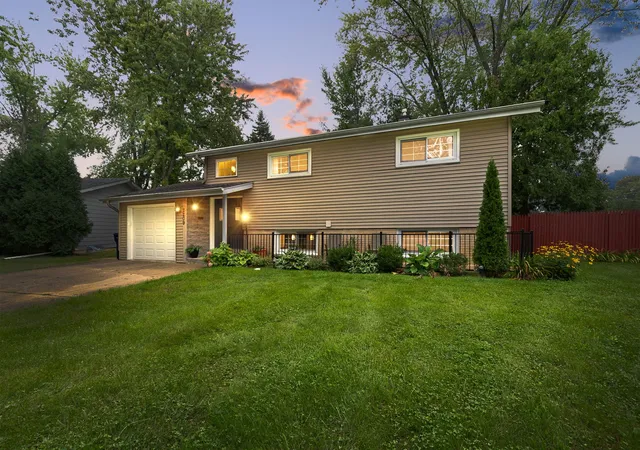 Photo 1 of Single family home for sale at 2209 Kingston Rd, Waukegan, IL 60087 | MLS# 12764096 | Listing updated on 2026-09-19