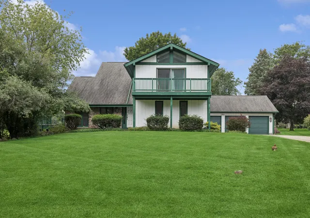 Photo 1 of Single family home for sale at 7239 Great Hl Rd, Crystal Lake, IL 60012 | MLS# 12764099 | Listing updated on 2026-09-25