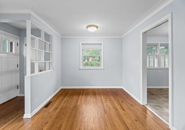 Photo 3 of Single family home for sale at 602 N Drury Ln, Arlington Heights, IL 60004 | MLS# 12764101 | Listing updated on 2026-10-02