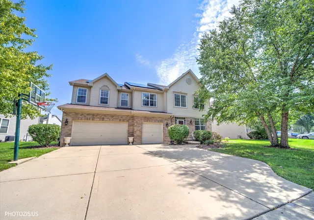 Photo 2 of Single family home for sale at 157 Primrose Ln, Bartlett, IL 60103 | MLS# 12764122 | Listing updated on 2026-09-24