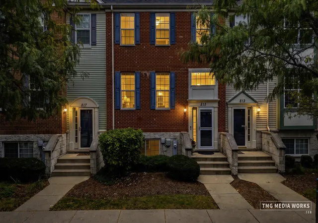 Photo 2 of Townhouse for sale at 815 Lewisburg Ln, Aurora, IL 60504 | MLS# 12764144 | Listing updated on 2026-09-27