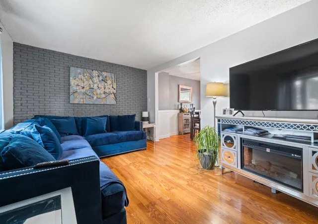Photo 4 of Townhouse for sale at 5242 W 63rd Place, Chicago, IL 60638 | MLS# 12764155 | Listing updated on 2026-09-19