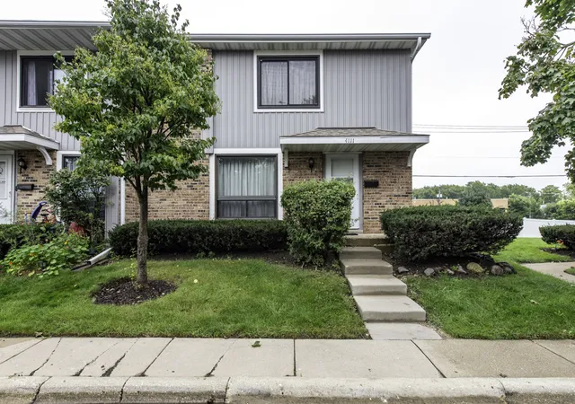 Photo 1 of Townhouse for sale at 4111 Brentwood Ln, Waukegan, IL 60087 | MLS# 12764163 | Listing updated on 2026-09-24