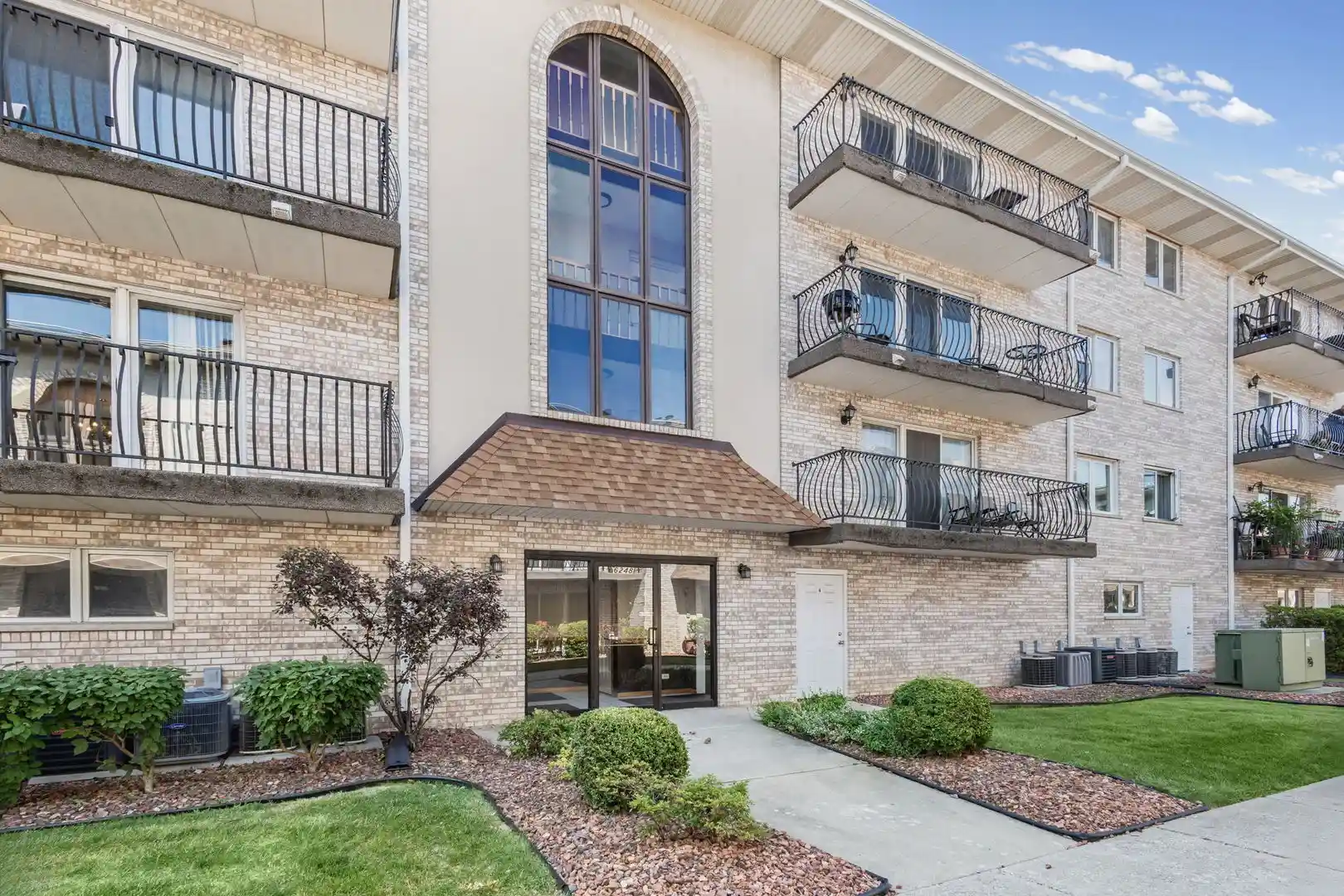 Listing Photo 1 - Condo for sale in 6248 S Gullikson Rd located at 6248 S Gullikson Rd, Chicago, IL 60638 - Unit #2E