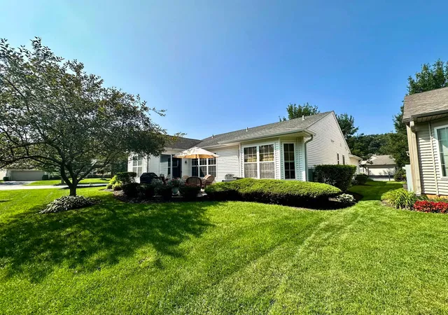 Photo 4 of Single family home for sale at 11892 Ludbury Ridge, Huntley, IL 60142 | MLS# 12764172 | Listing updated on 2026-10-06
