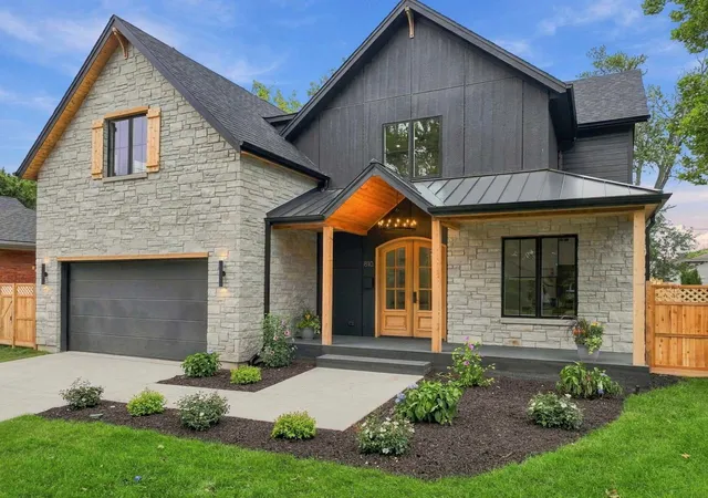 Photo 2 of Single family home for sale at 810 Clover Ct, Glenview, IL 60025 | MLS# 12764173 | Listing updated on 2026-09-19