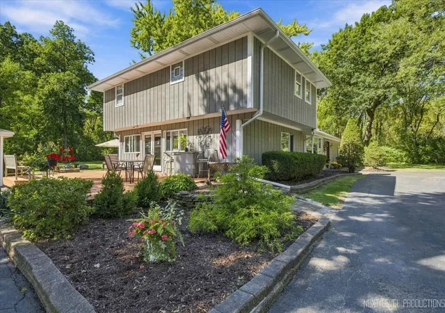 Photo 3 of Single family home for sale at 2n720 Woodcrest Dr, West Chicago, IL 60185 | MLS# 12764183 | Listing updated on 2026-10-07